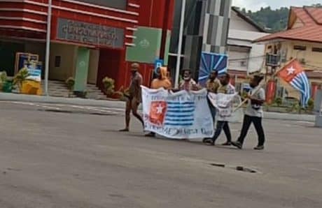 Pengibar Bintang Kejora Didakwa Makar