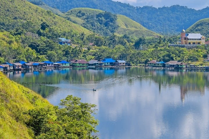 Pemandangan Danau Sentani