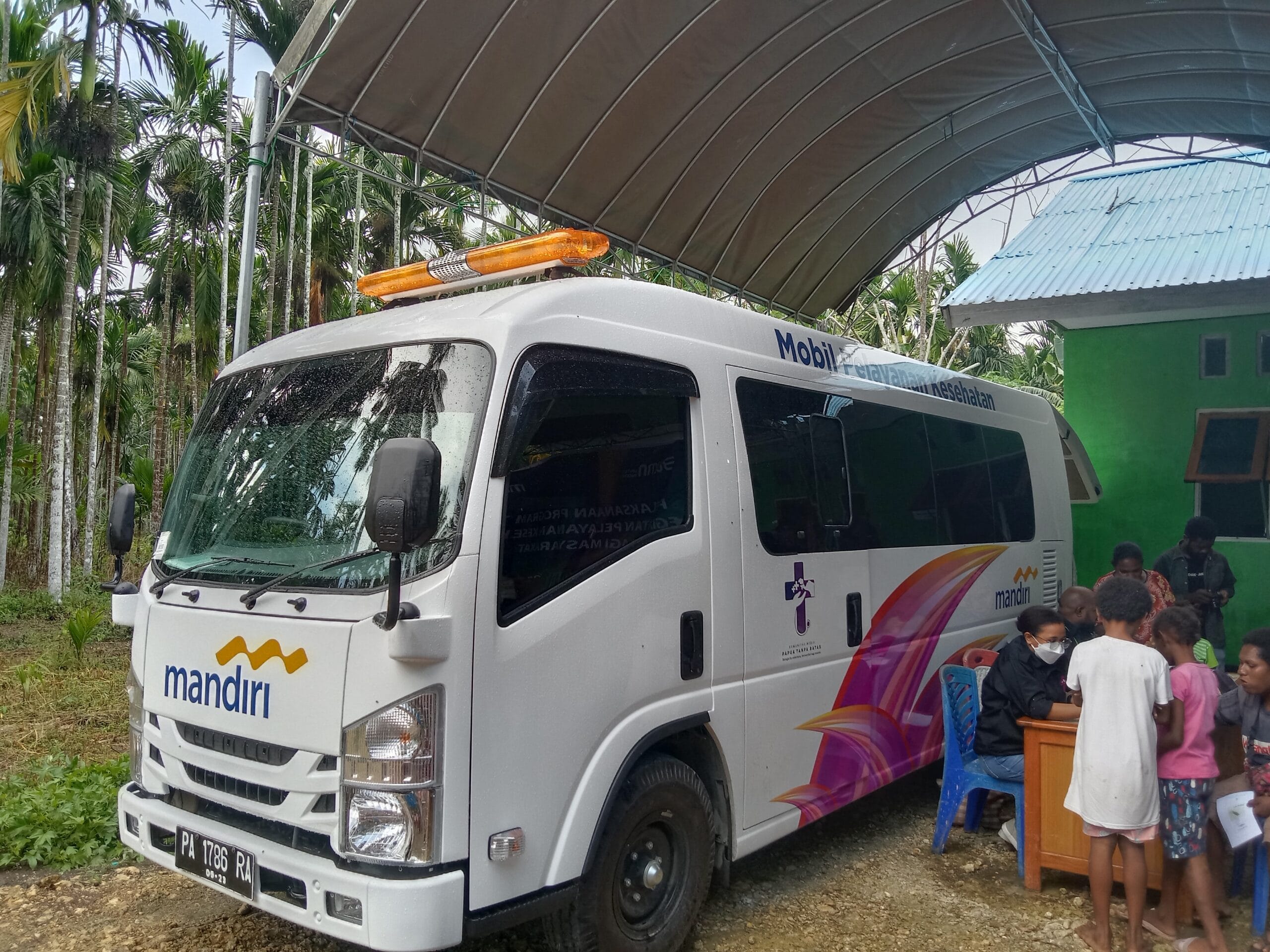 Bantuan Mobil Pelayanan Kesehatan dari Bank Mandiri