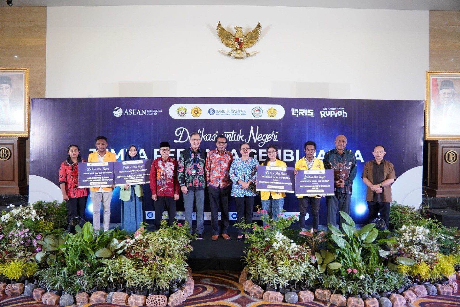 empat perguruan tinggi