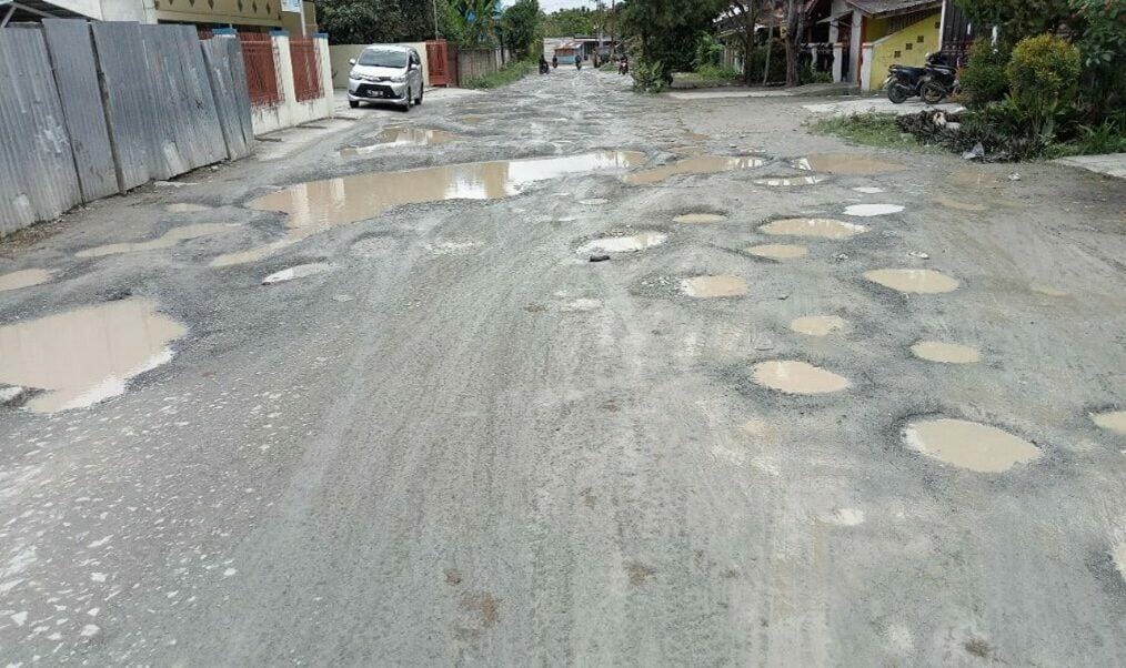 Jalan Rusak di BTN Dabonsolo