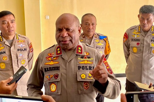 Personel, Yahukimo, Lukas Enembe