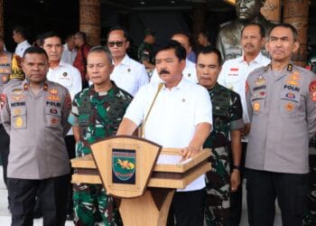 Menteri Koordinator bidang Politik, Hukum dan Keamanan atau Menko Polhukam Hadi Tjahjanto di Kota Jayapura, Kamis (30/5/2024).- Jubi/Alexander Loen