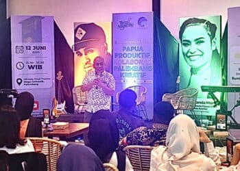 Bincang Teras Negeriku: Papua Produktif Kolaborasi Palembang Kreatif di Mega Cafe Walk, Palembang (12/06/24).