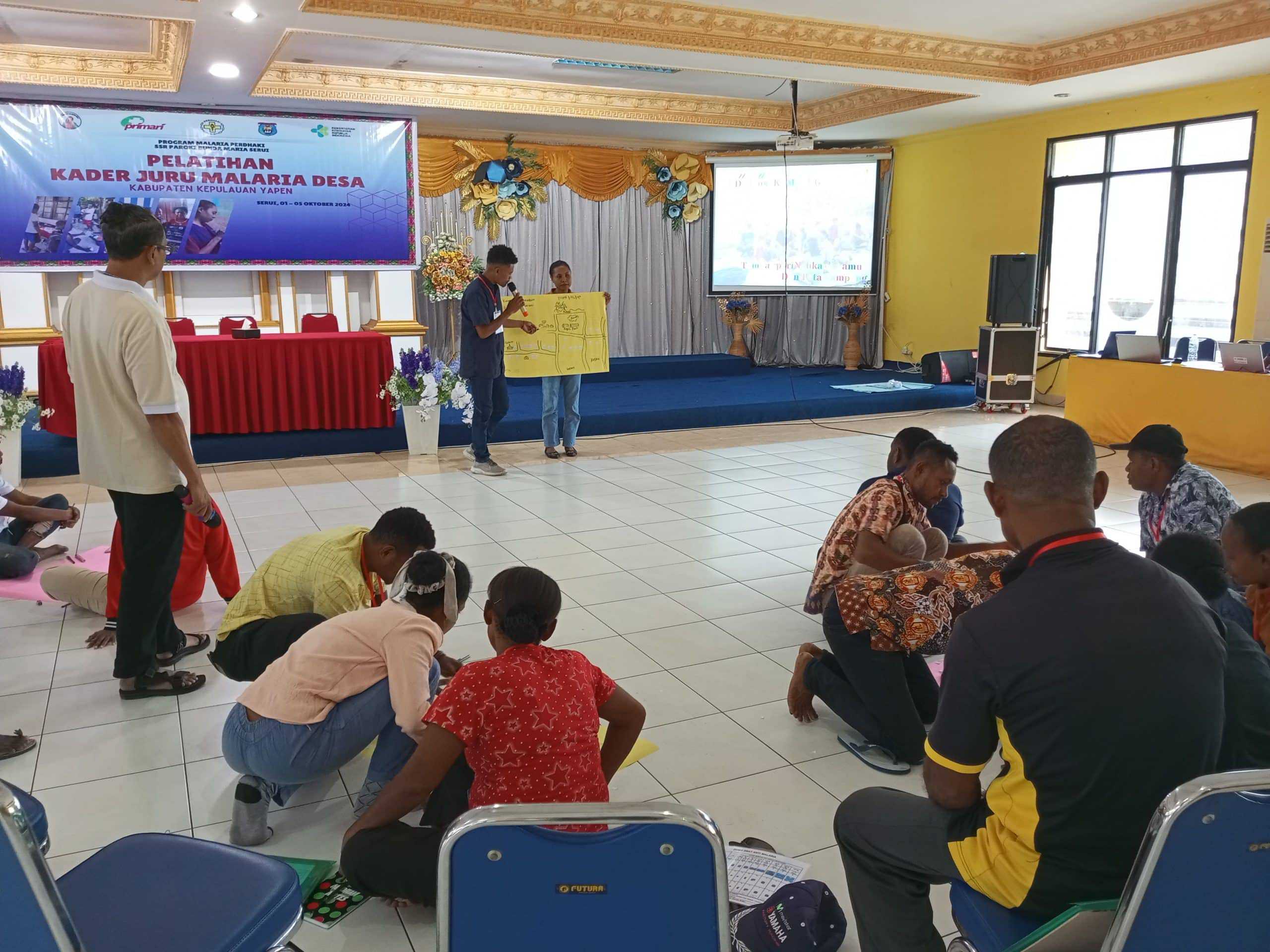 Suasana antusias para peserta saat mengikuti pelatihan kader malaria di Ruang Rapat, Hotel Kelapa Dua Serui, Kabupaten Kepulauan Yapen pada Kamis (3/10/2024). -Jubi/Hans Makabori