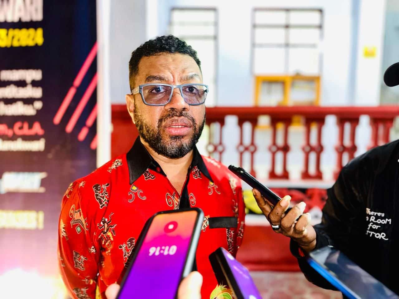 Ketua STIH Manokwari Dr P Wamafma