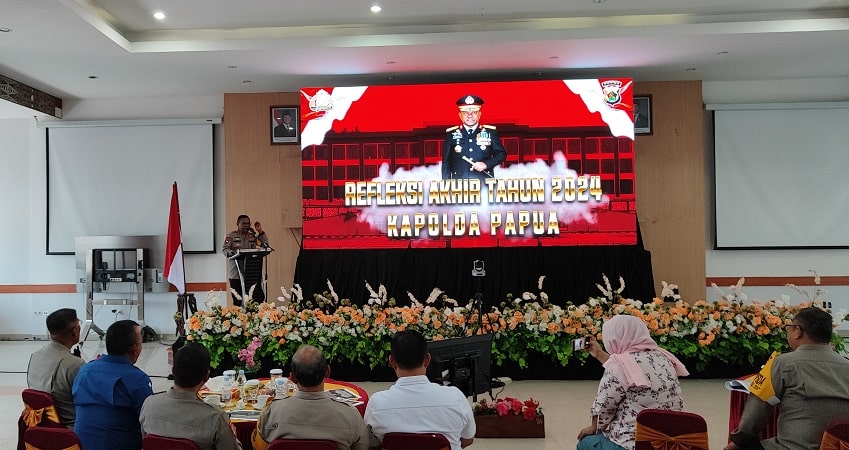  Refleksi akhir tahun 2024 Kapolda Papua beserta jajaran yang diselenggarakan di Aula Rastra Samara Mapolda Papua, Selasa (31/12/2024).-Jubi/Islami.