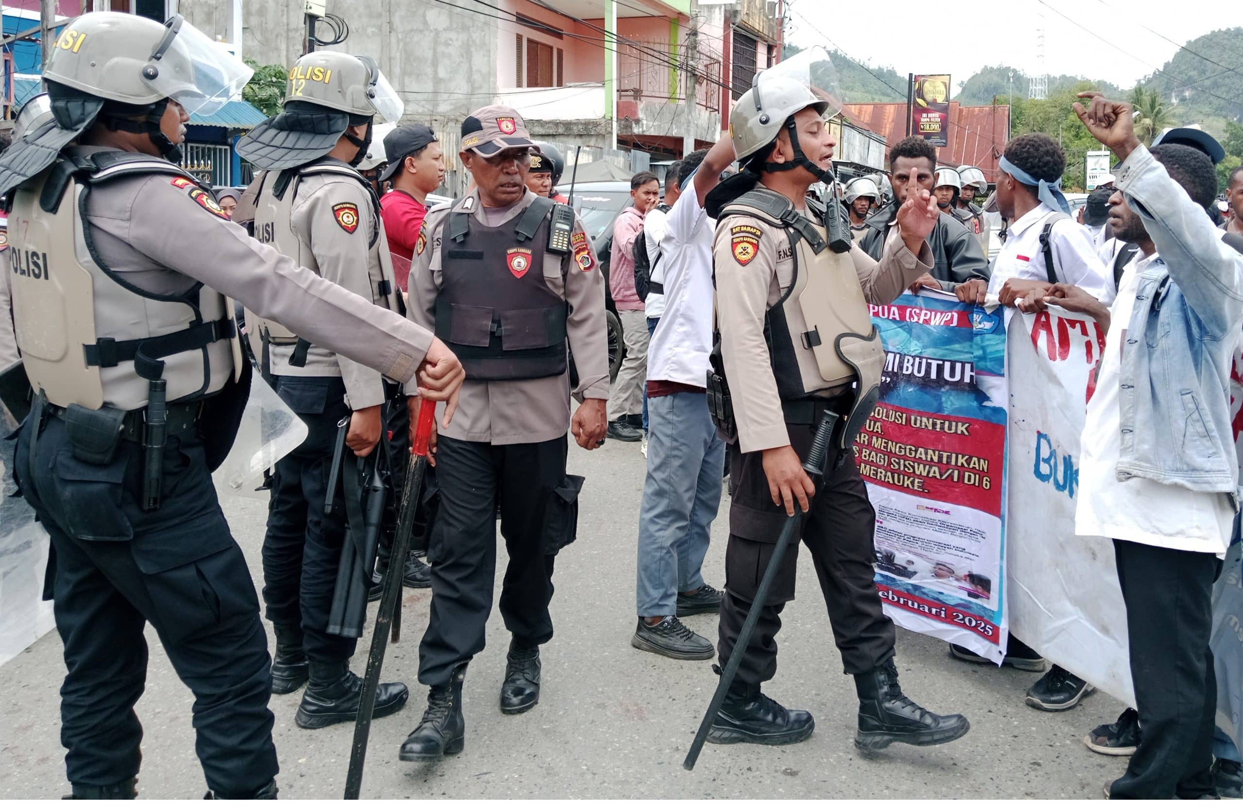 Demonstrasi Menolak Program Makan Bergizi Gratis
