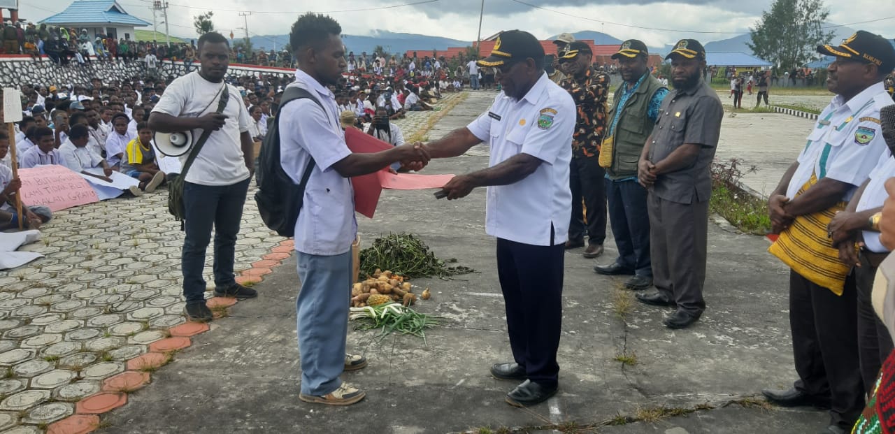 Demonstrasi Menolak Program Makan Bergizi Gratis