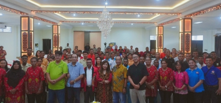 Para peserta dan pembicara dalam FGD yang digelar di Kampus STIH Manokwari. – Jubi/Adlu Raharusun