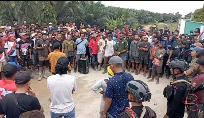 demo karyawan