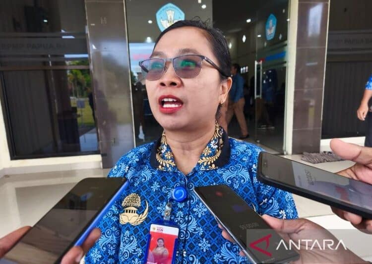 Plt. Kepala Dinas Pendidikan Manokwari Pardjiyanti.