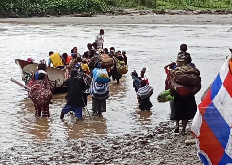Warga Distrik Gearek yang dilaporkan mengungsi dari kampung mereka - Jubi/CR 18