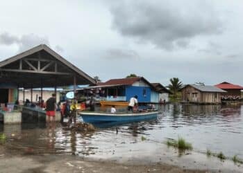 Air Danau Sentani Meluap