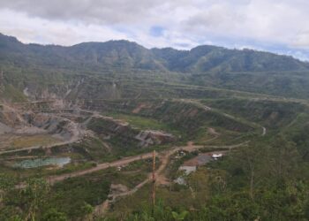 masyarakat adat.